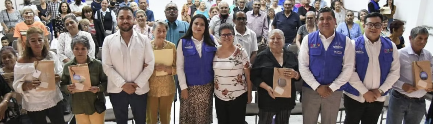ABUELITAS Y ABUELITOS RECUPERAN SU SONRISA Y AUTOESTIMA CON PRÓTESIS DENTALES